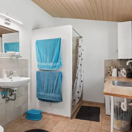 Aiko - 1-8km From The Sea By Interhome